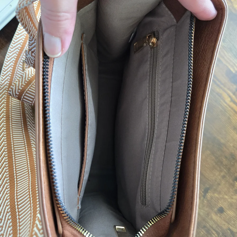 Cluci Brown Crossbody Bag with 2 Straps EUC $40 - Picture 9 of 13